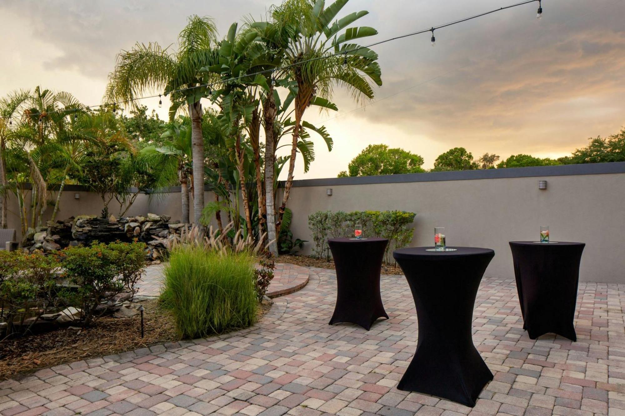 Hotel Courtyard Tampa 3*